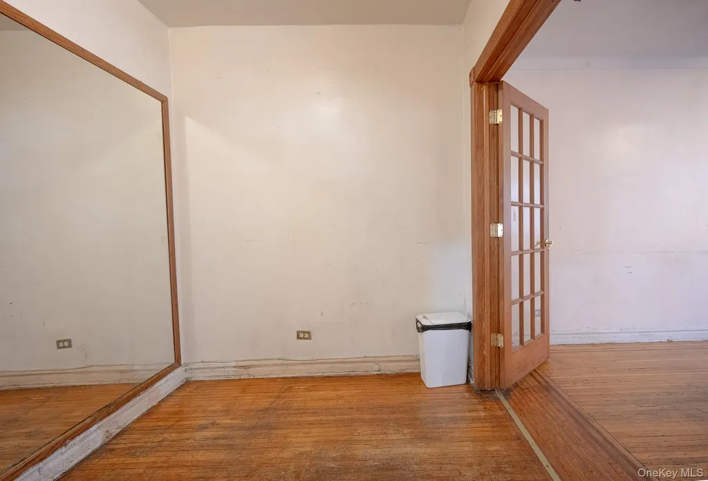 86-10 34 Avenue Jackson Heights NY 11372