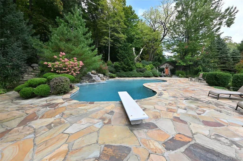 191 Cherry Lane Airmont NY 10952
