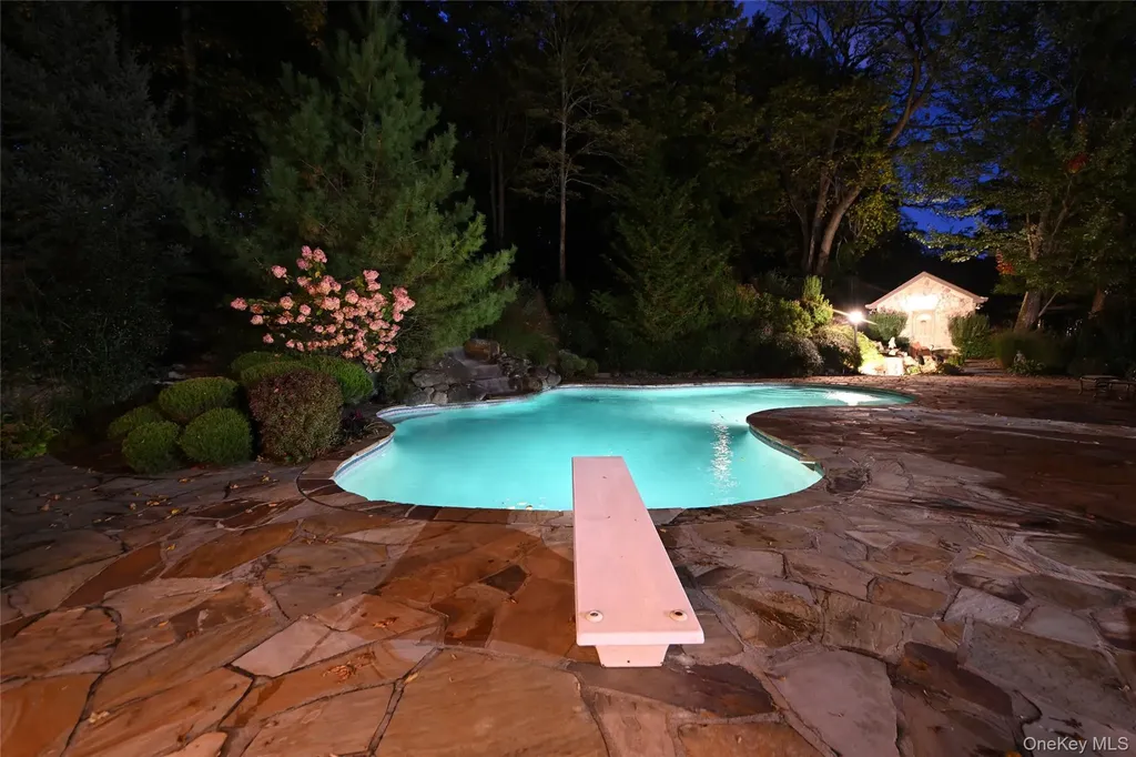 191 Cherry Lane Airmont NY 10952