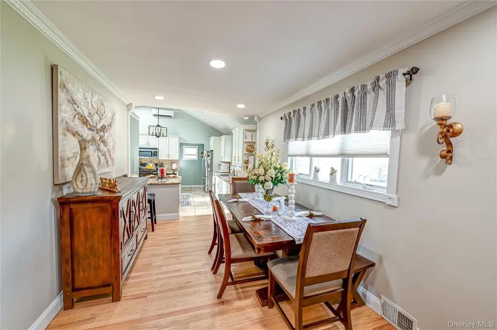 60 White Street North Babylon NY 11703