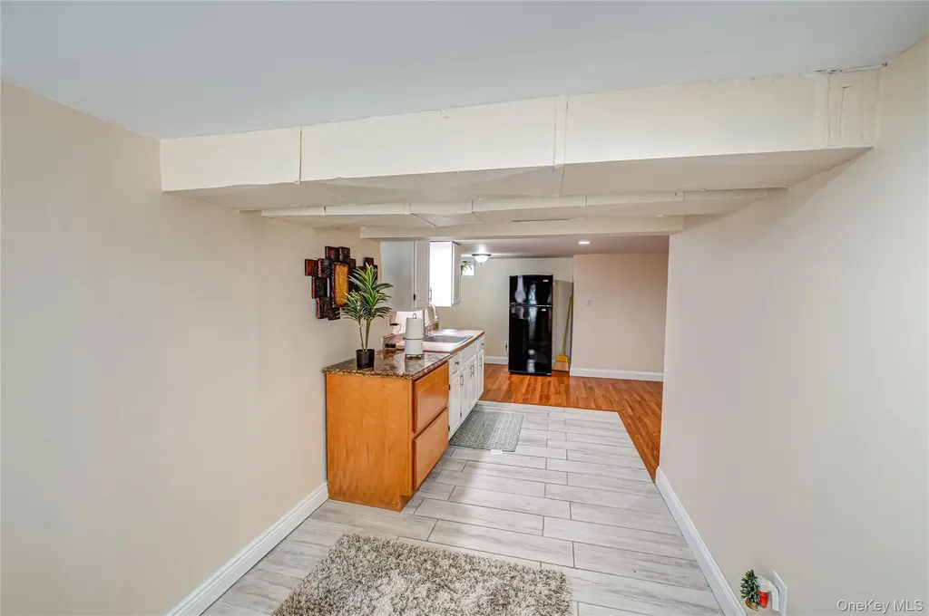 60 White Street North Babylon NY 11703