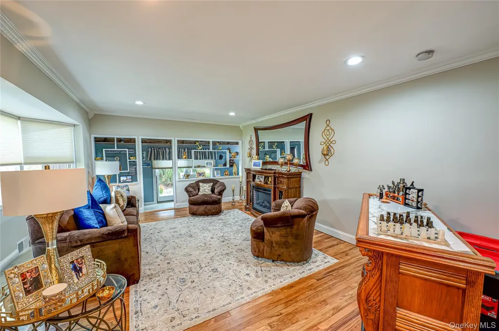 60 White Street North Babylon NY 11703