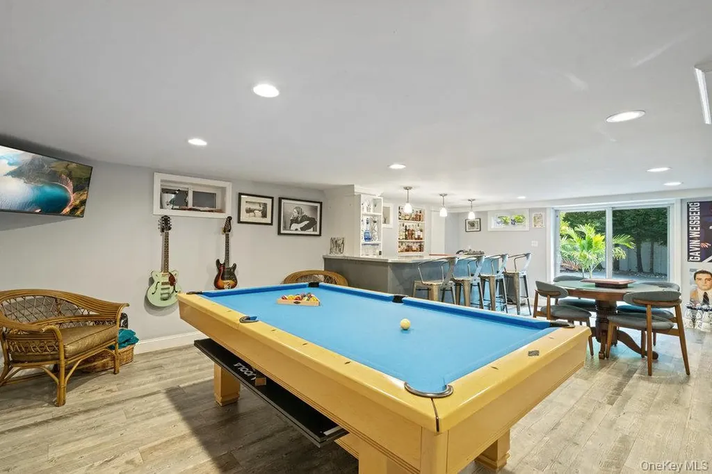 63 Ridge Drive Plainview NY 11803