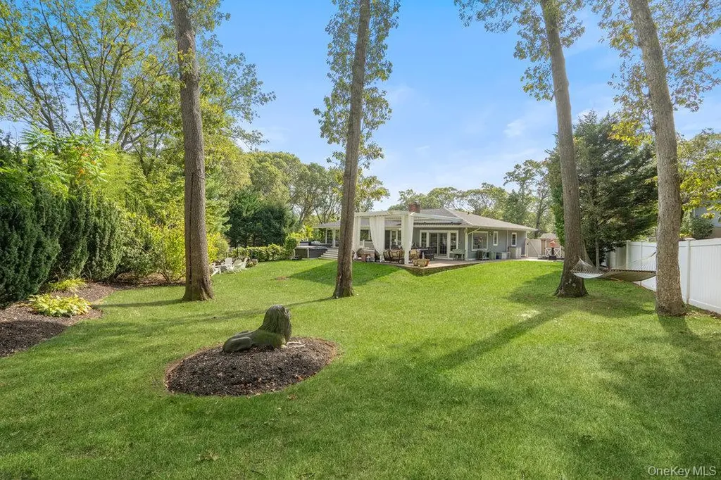 63 Ridge Drive Plainview NY 11803