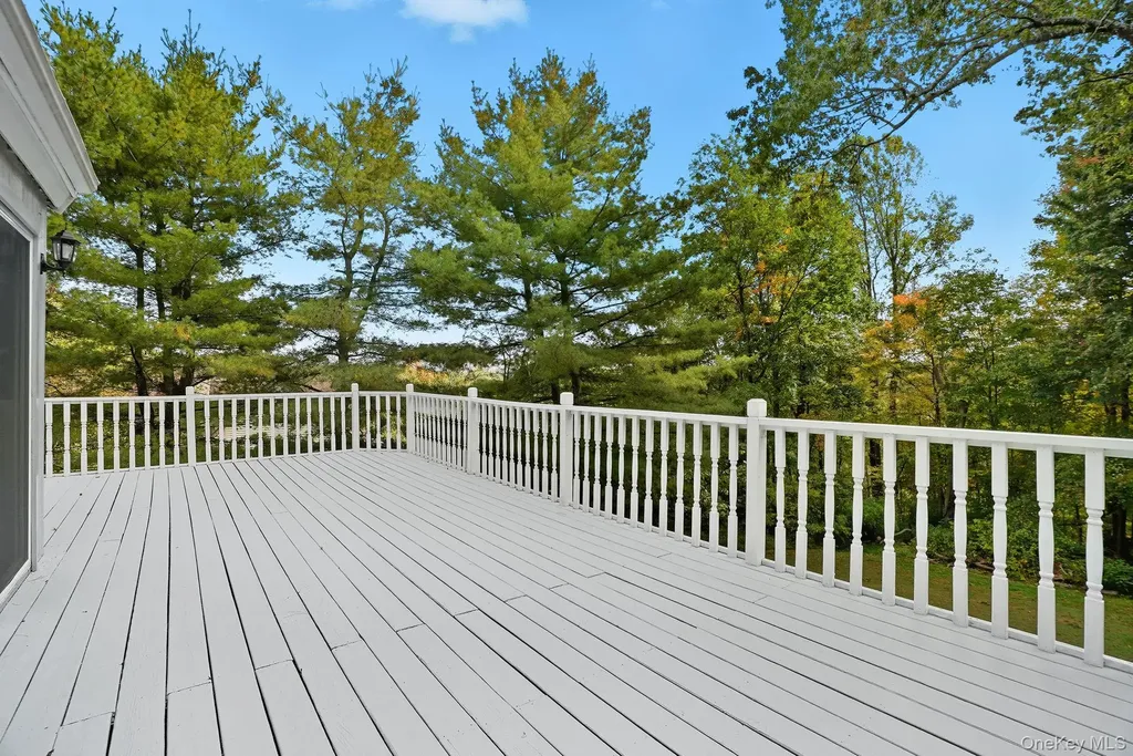 26 Watergate Drive Amawalk NY 10501