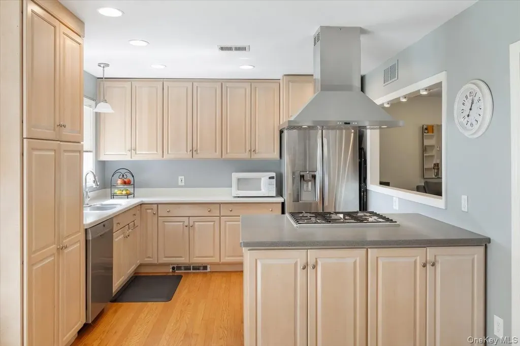 21 Van Orden Avenue Suffern NY 10901