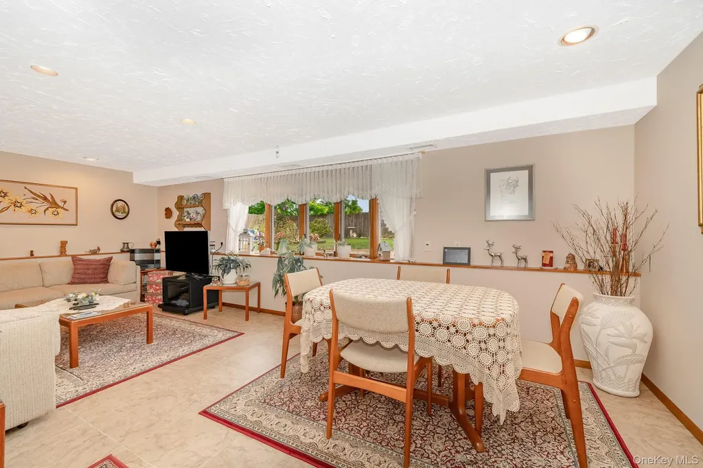349 Lido Parkway Lindenhurst NY 11757