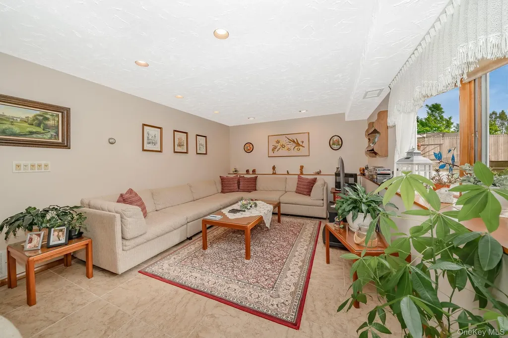 349 Lido Parkway Lindenhurst NY 11757