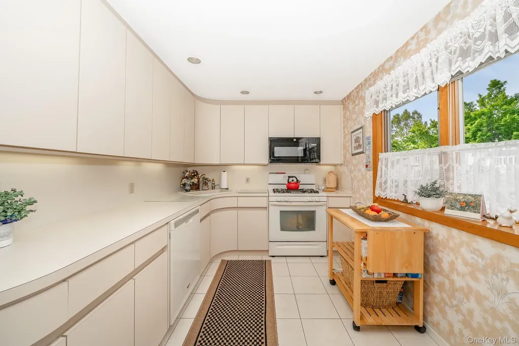 349 Lido Parkway Lindenhurst NY 11757