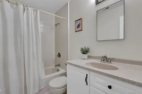 230 Baywood Drive Baiting Hollow NY 11933