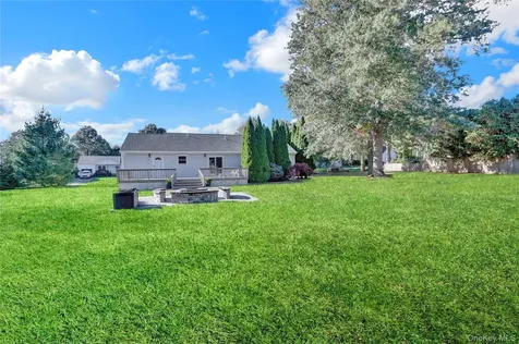 230 Baywood Drive Baiting Hollow NY 11933