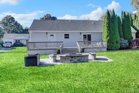 230 Baywood Drive Baiting Hollow NY 11933