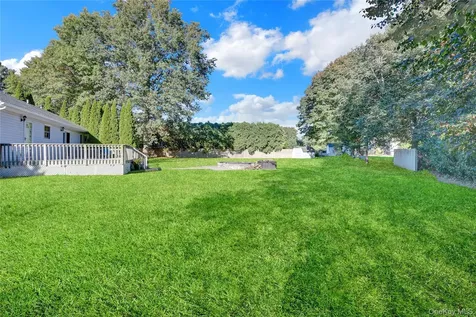 230 Baywood Drive Baiting Hollow NY 11933