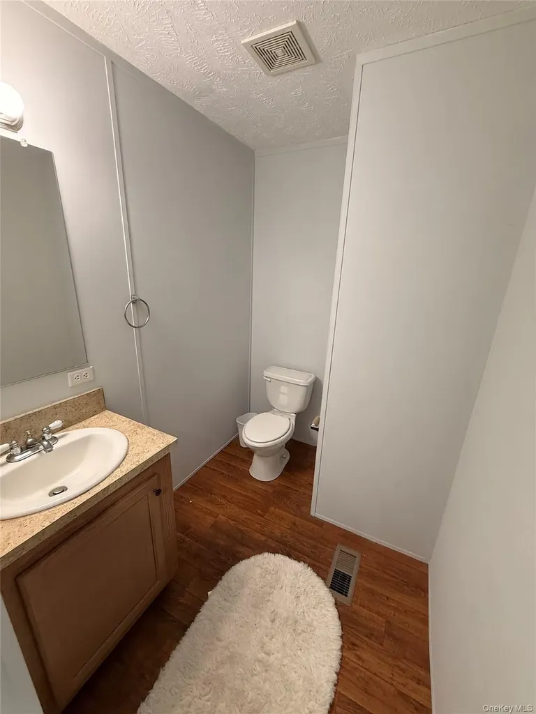 37 Hubbard Avenue Riverhead NY 11901