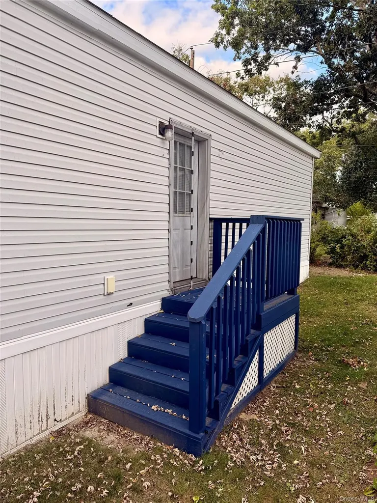 37 Hubbard Avenue Riverhead NY 11901