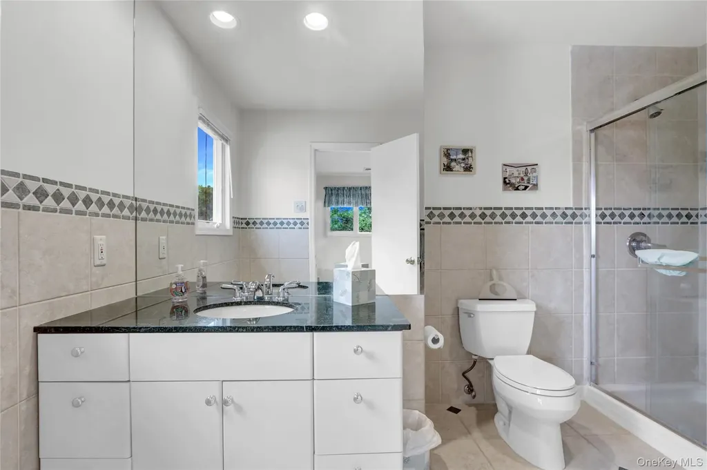 23 Lillian Lane Plainview NY 11803