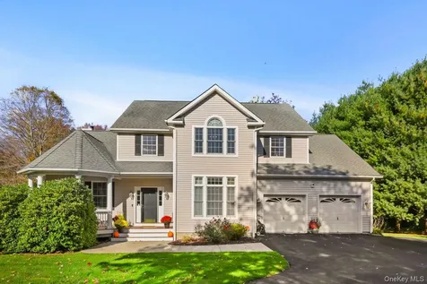 4 Mane Way Pawling NY 12564