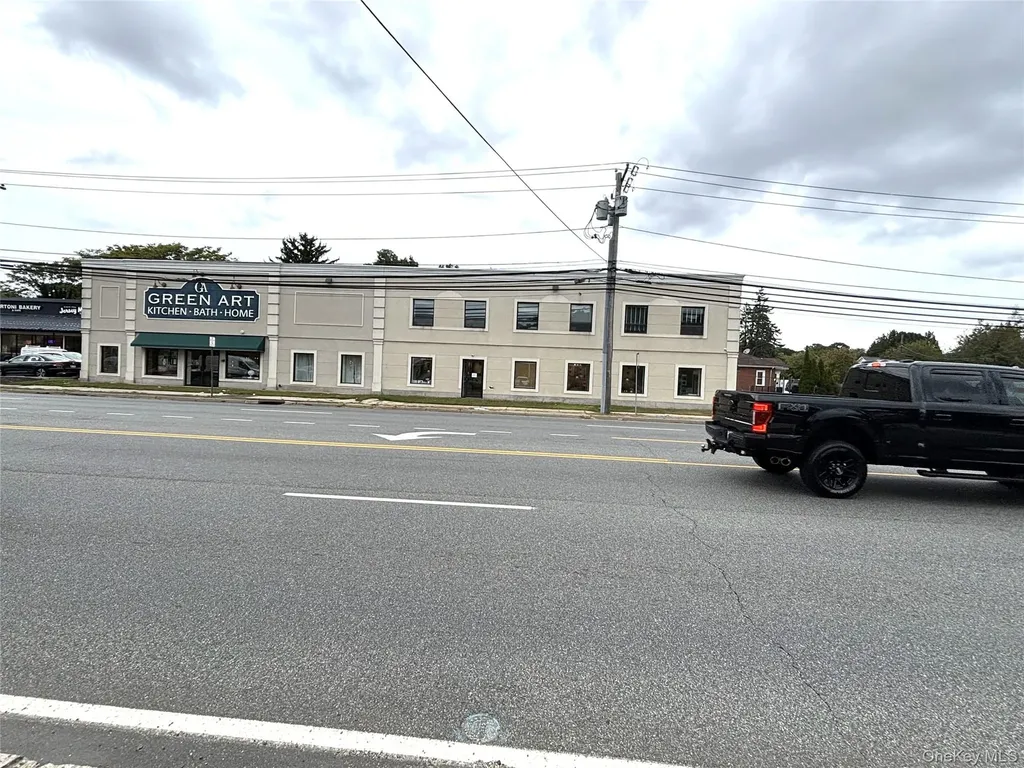 17 E Jericho Turnpike Huntington NY 11746