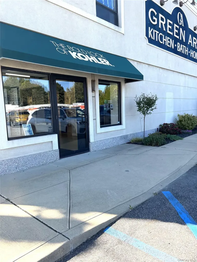 17 E Jericho Turnpike Huntington NY 11746