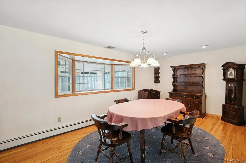 94 Mobrey Lane Smithtown NY 11787