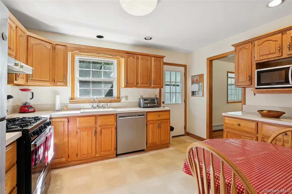94 Mobrey Lane Smithtown NY 11787