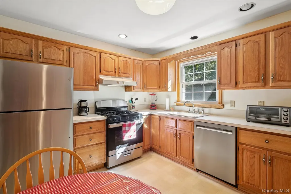 94 Mobrey Lane Smithtown NY 11787