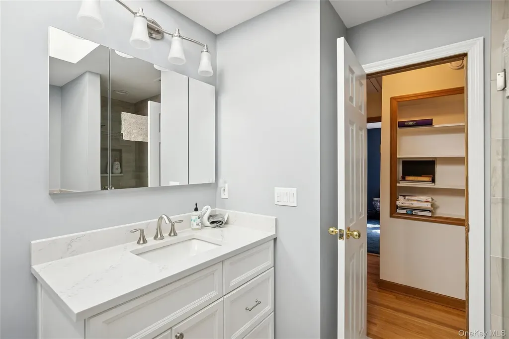 94 Mobrey Lane Smithtown NY 11787