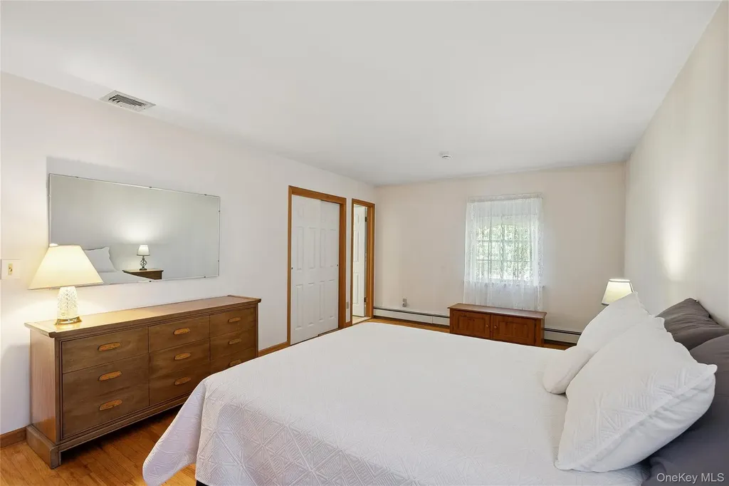 94 Mobrey Lane Smithtown NY 11787