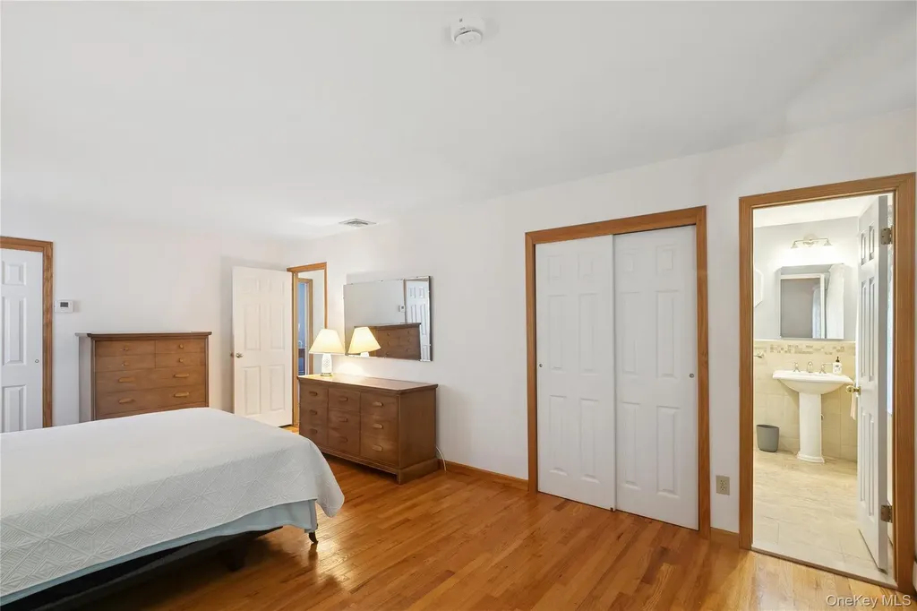 94 Mobrey Lane Smithtown NY 11787