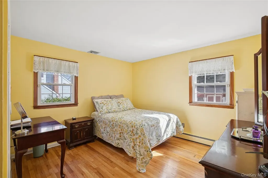 94 Mobrey Lane Smithtown NY 11787