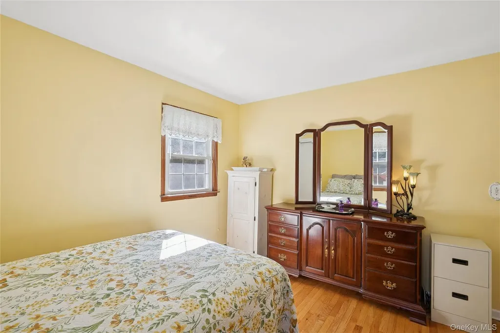 94 Mobrey Lane Smithtown NY 11787