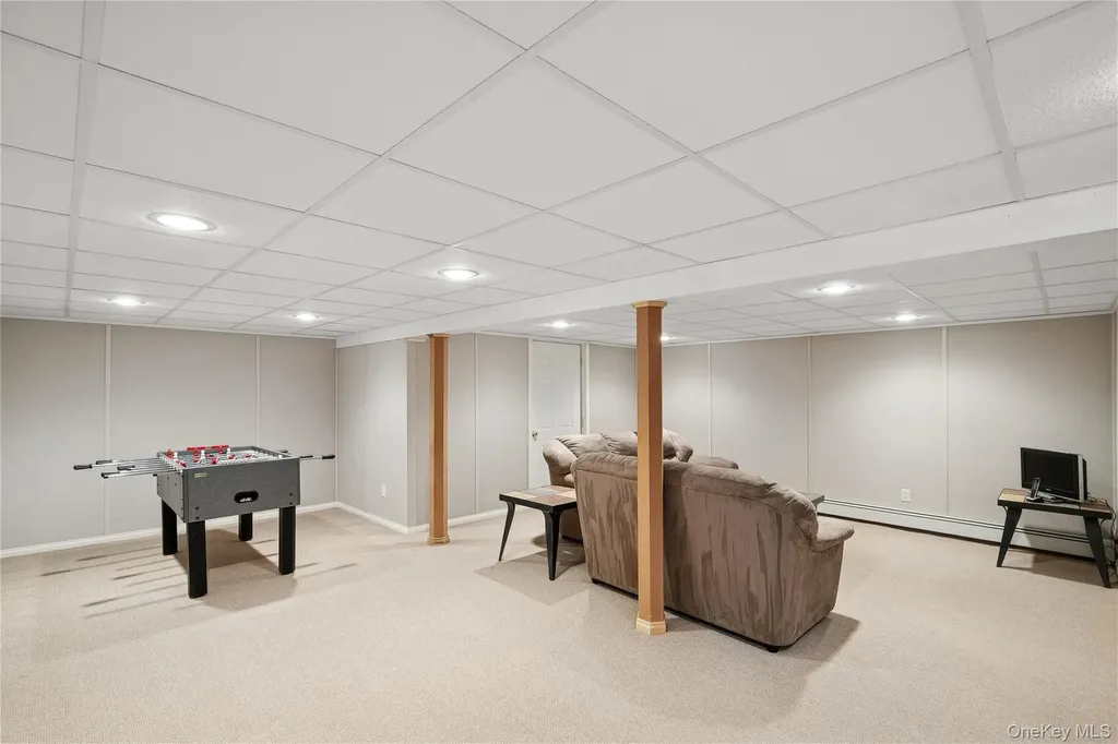 94 Mobrey Lane Smithtown NY 11787