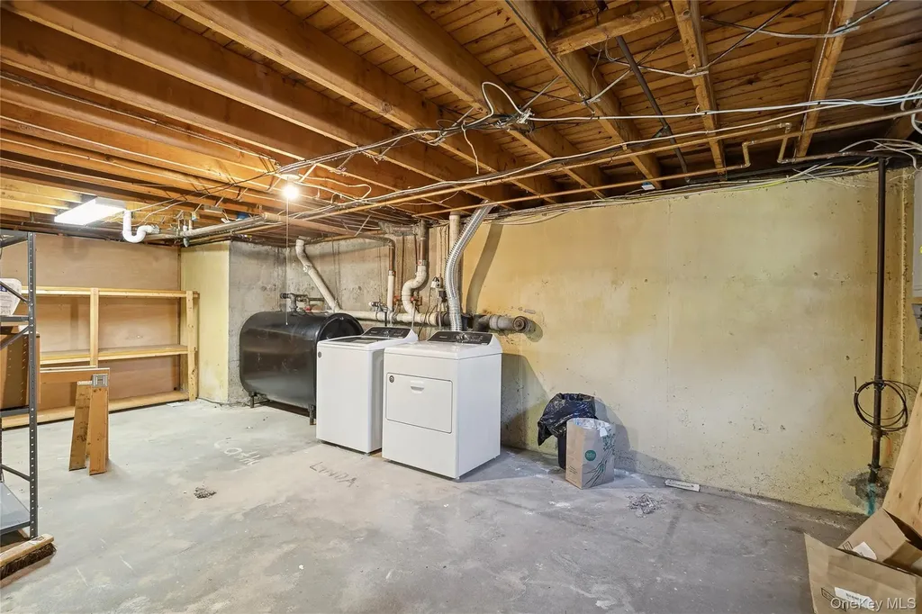 94 Mobrey Lane Smithtown NY 11787