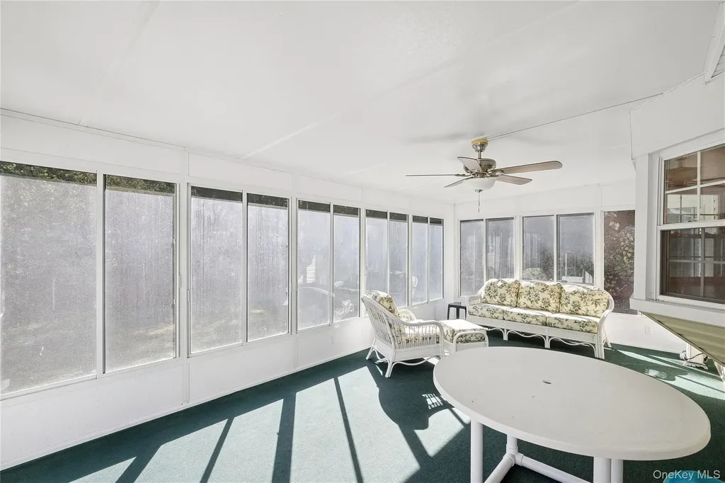 94 Mobrey Lane Smithtown NY 11787