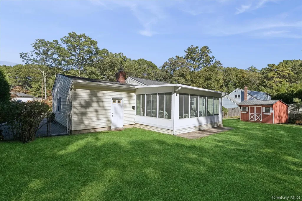 94 Mobrey Lane Smithtown NY 11787