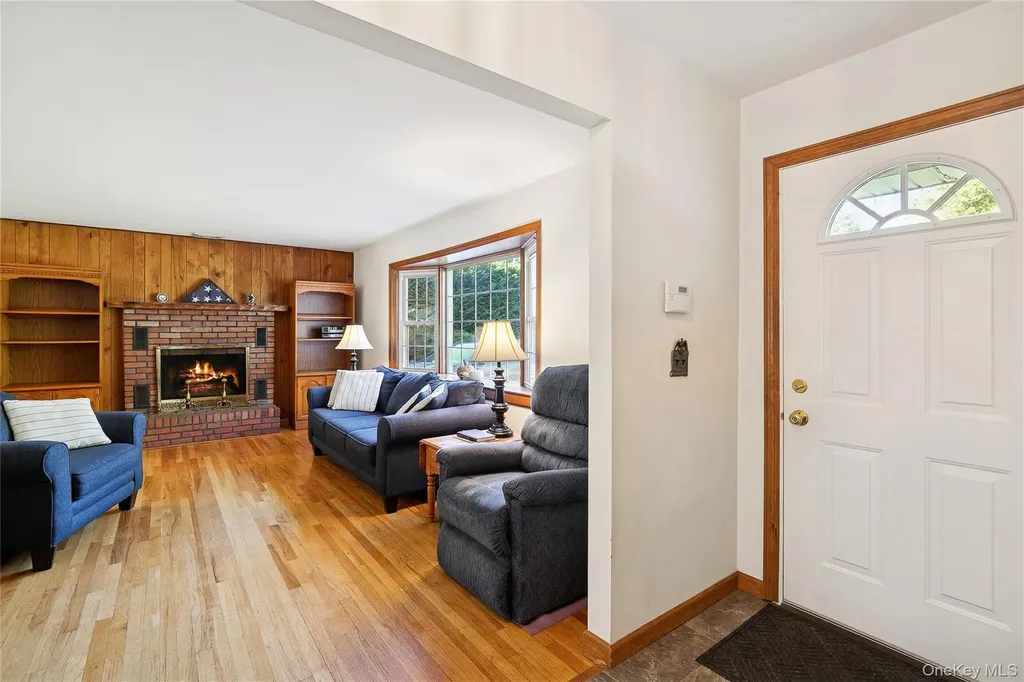 94 Mobrey Lane Smithtown NY 11787