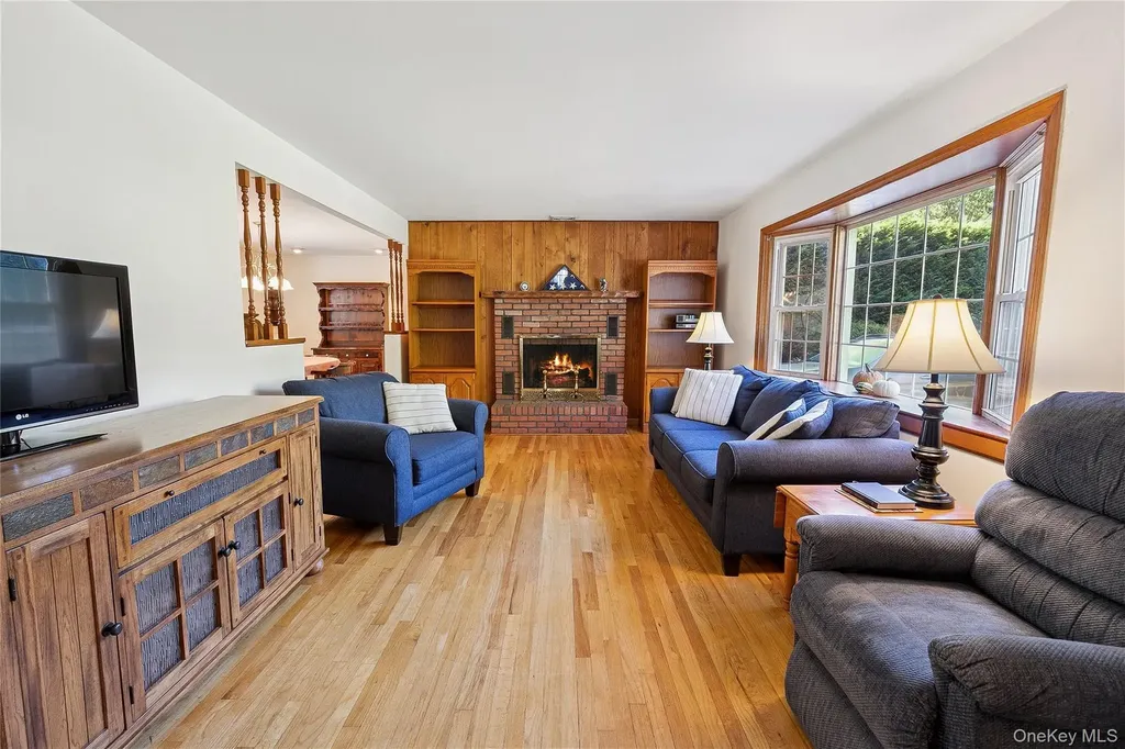 94 Mobrey Lane Smithtown NY 11787