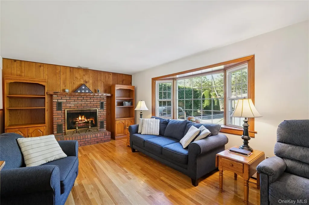 94 Mobrey Lane Smithtown NY 11787