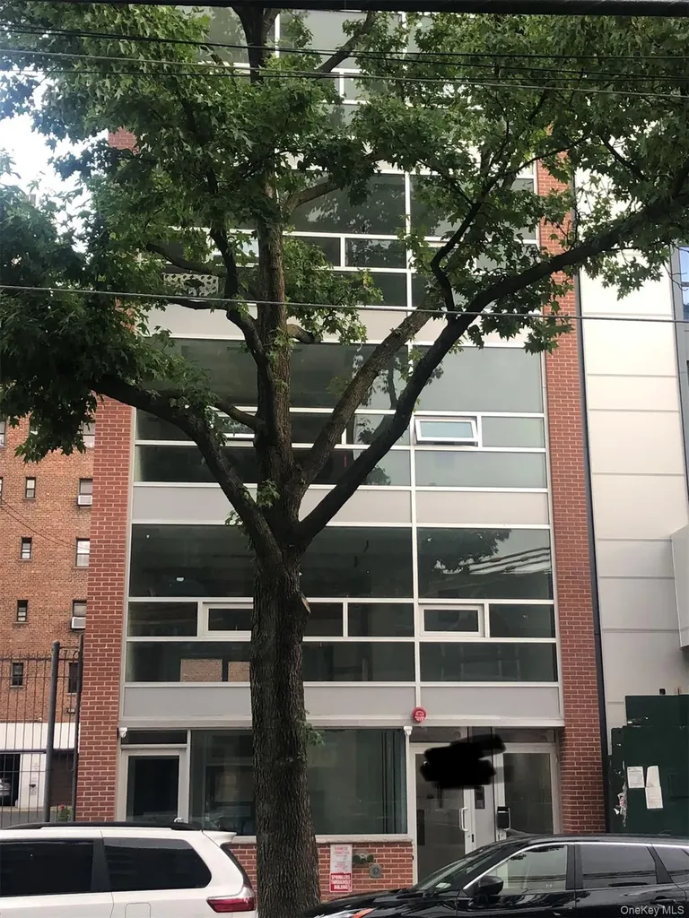 13324 41st Road Flushing NY 11355