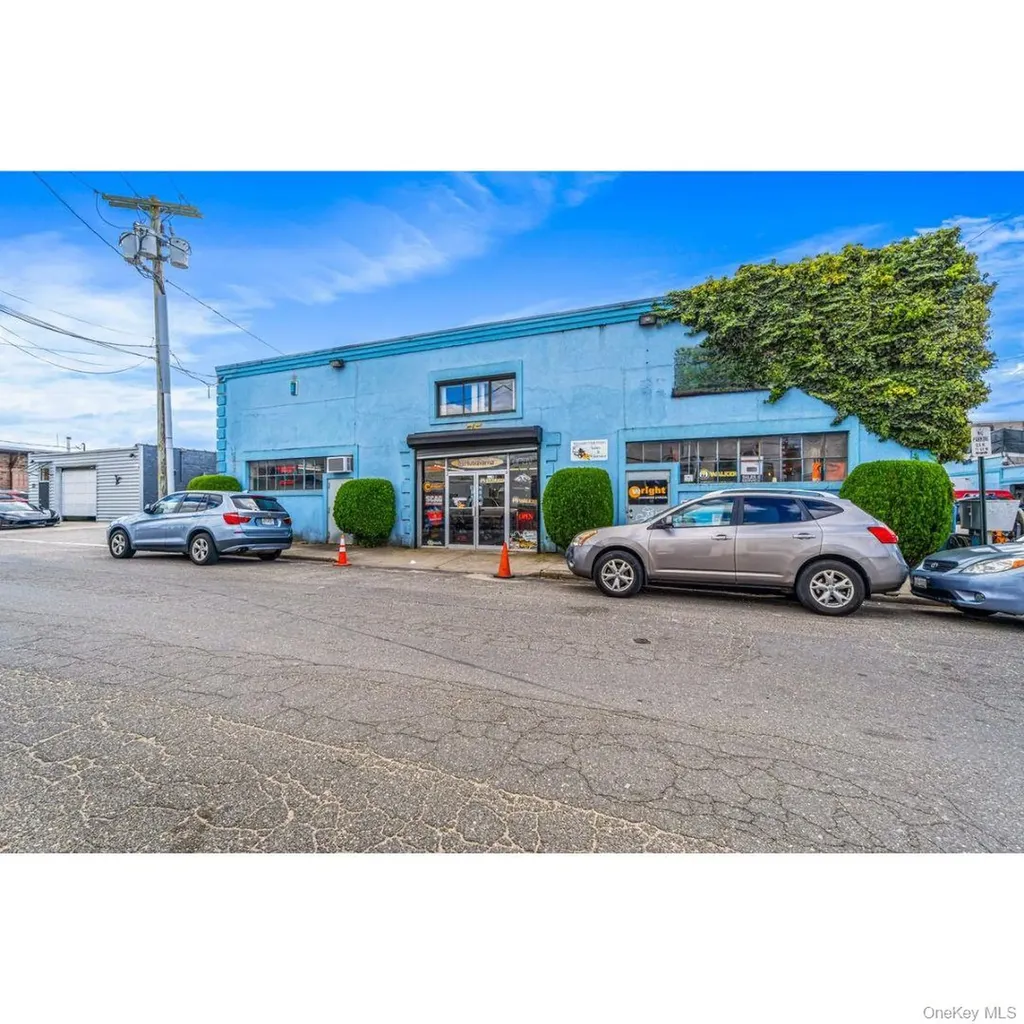 75 Windsor Avenue Mineola NY 11501