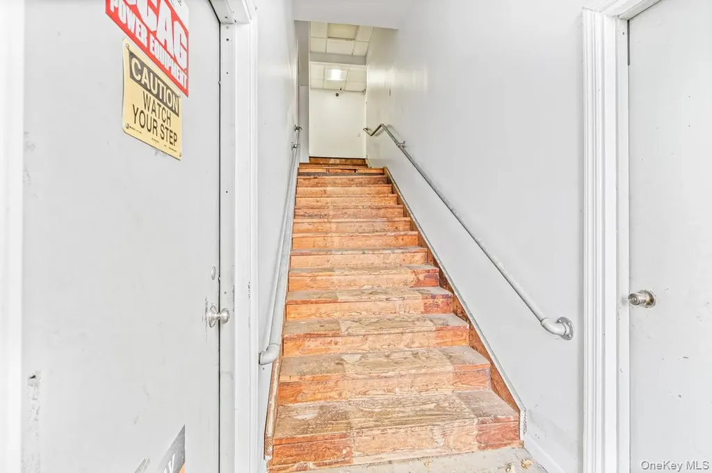 75 Windsor Avenue Mineola NY 11501