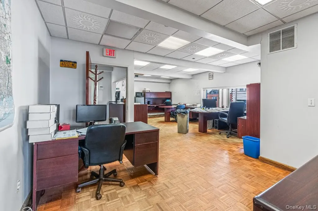 75 Windsor Avenue Mineola NY 11501