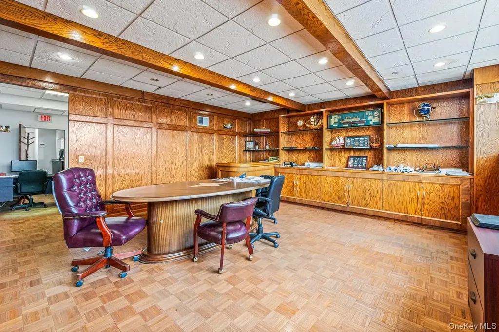75 Windsor Avenue Mineola NY 11501