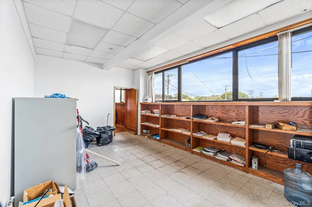 75 Windsor Avenue Mineola NY 11501