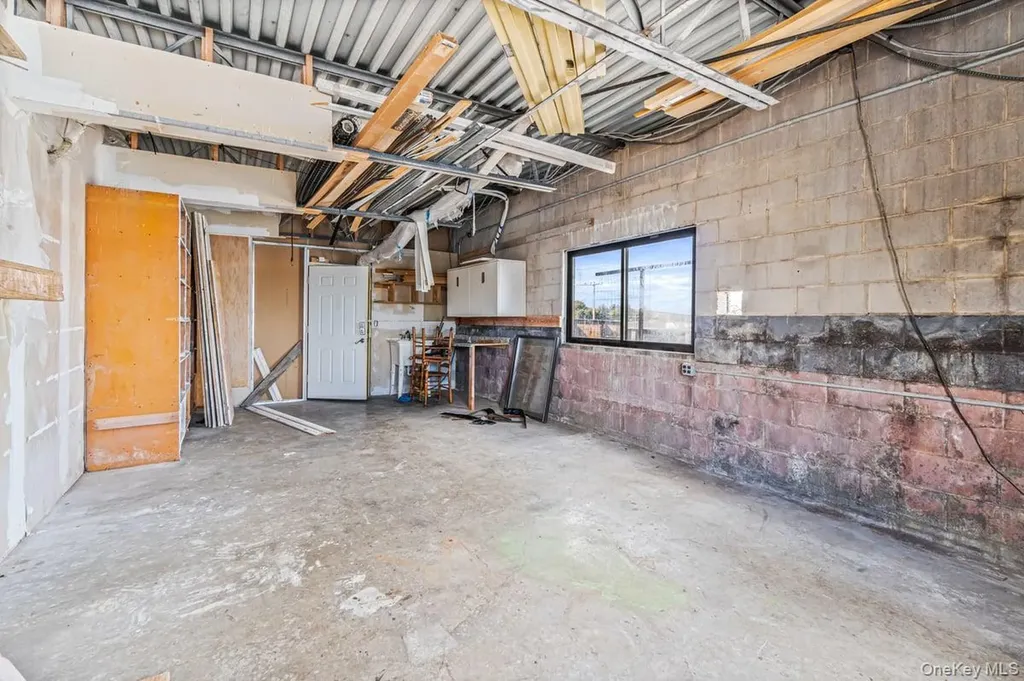 75 Windsor Avenue Mineola NY 11501