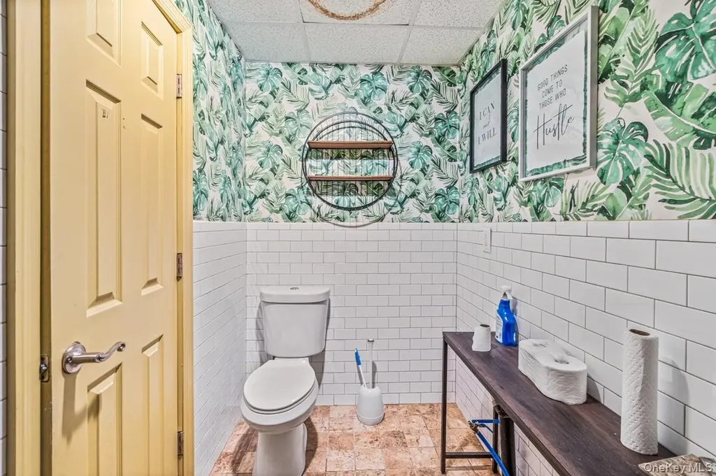 75 Windsor Avenue Mineola NY 11501