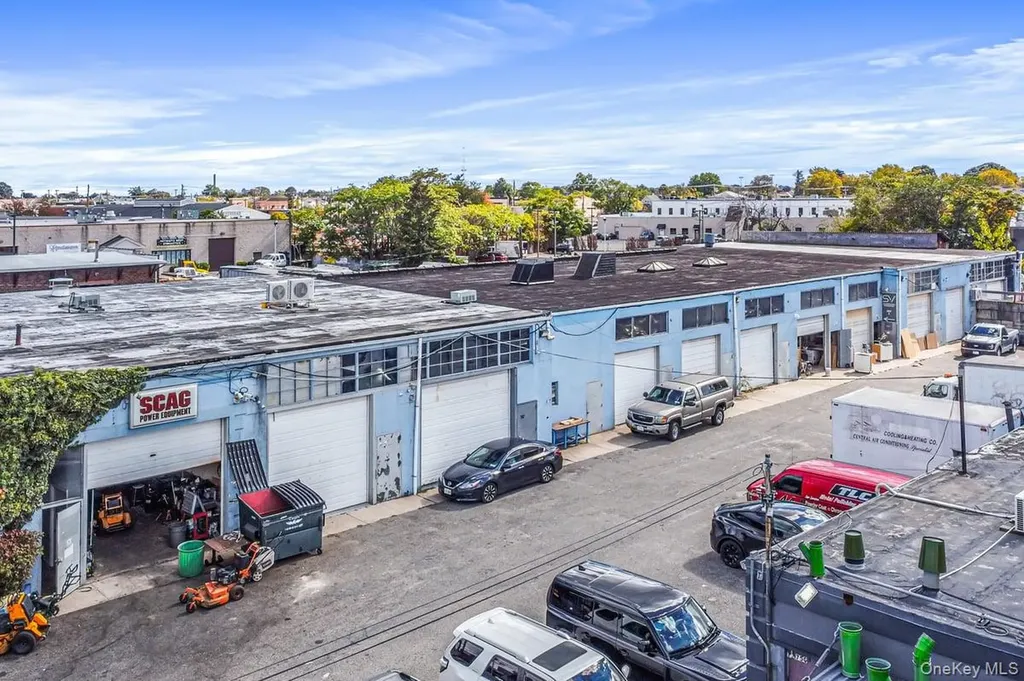 75 Windsor Avenue Mineola NY 11501