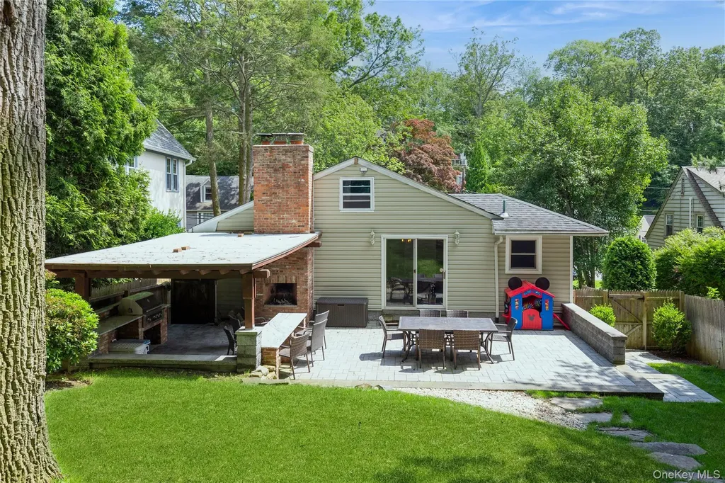 77 Abbott Drive Halesite NY 11743