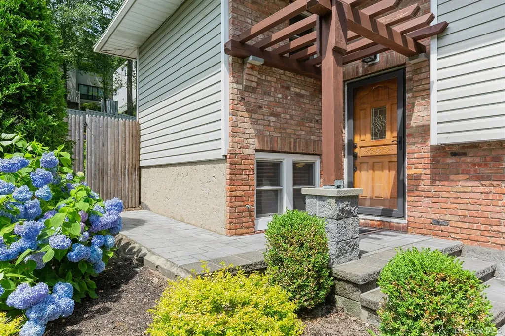 77 Abbott Drive Halesite NY 11743