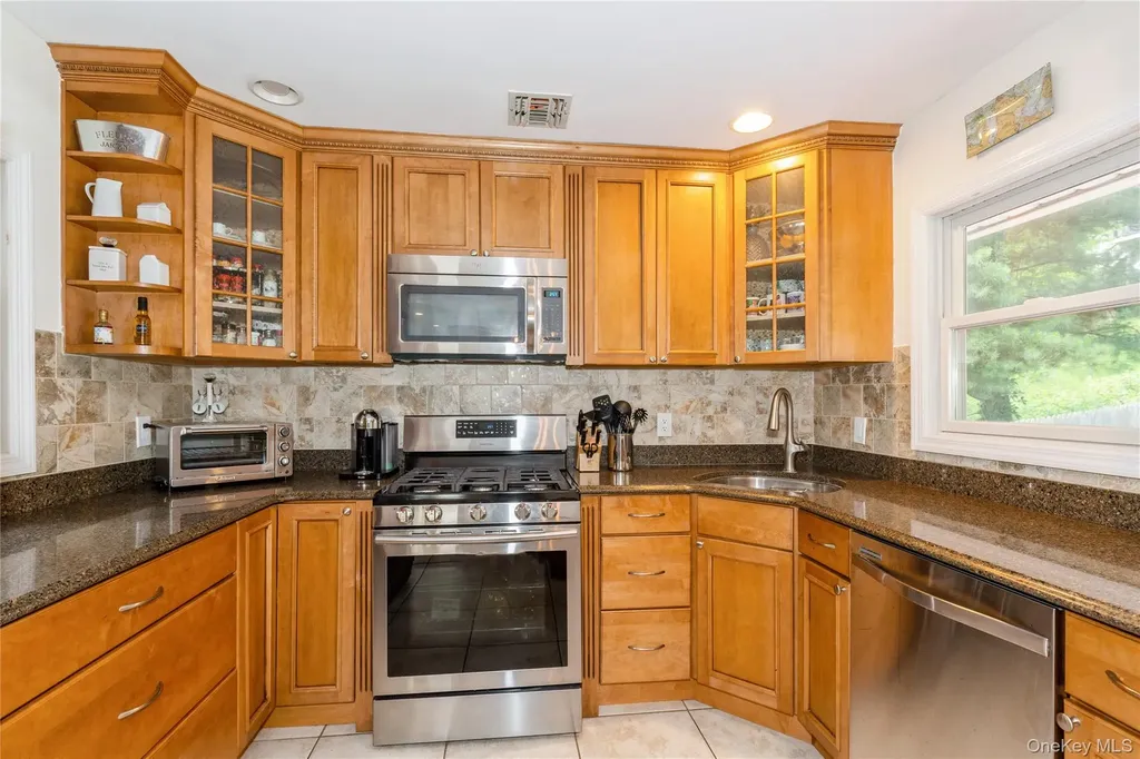 77 Abbott Drive Halesite NY 11743